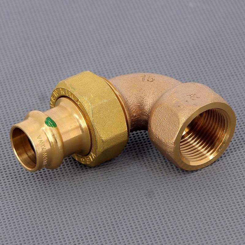 Разъемное соединение пайка-В 18х3/4' угловое