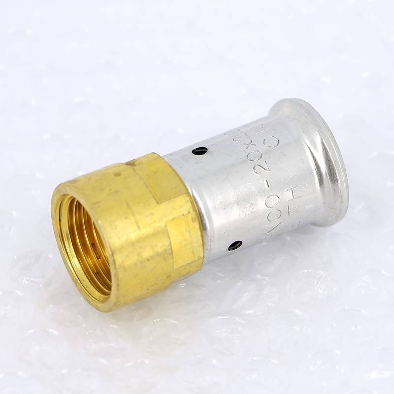 Муфта пресс Henco с внутренней резьбой 20x1/2 18P-2004