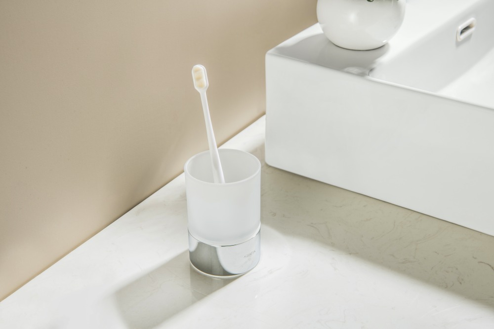 Стакан настольный Aquatek Лира хром AQ4428CR