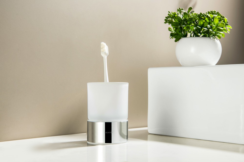 Стакан настольный Aquatek Лира хром AQ4428CR