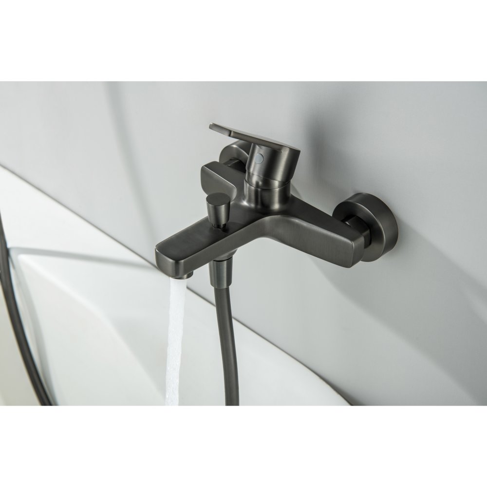 Смеситель для ванны Aquanet Лугано с душевым гарнитуром 3jet оружейная сталь AQ1748BGM