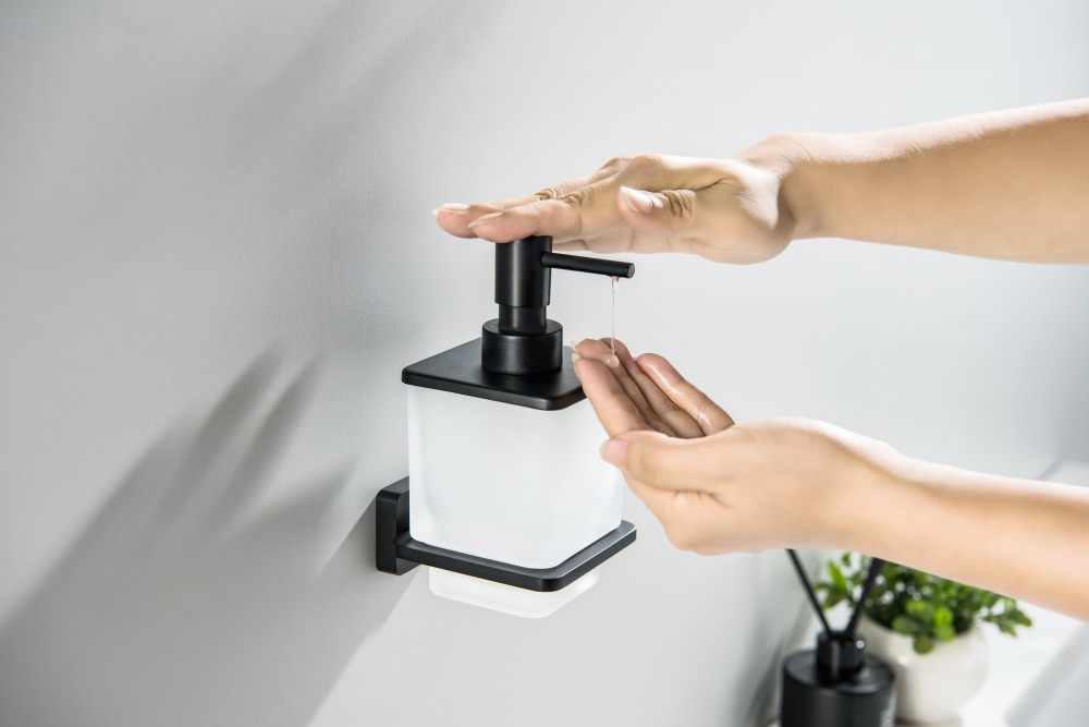 Дозатор для жидкого мыла Aquatek Libra матовый черный AQ4305MB