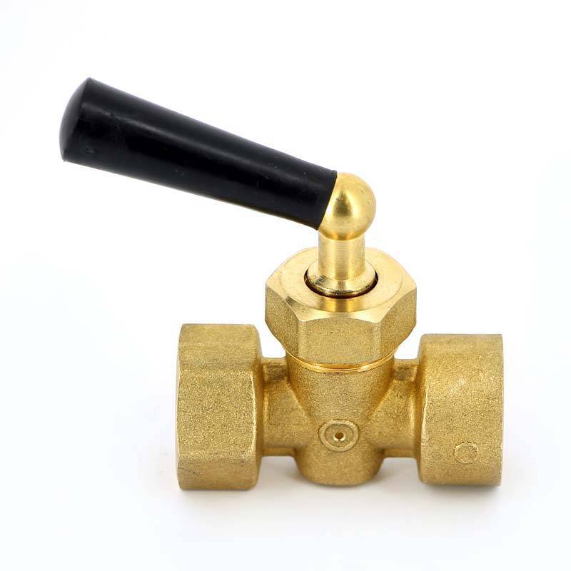 Кран трехходовой WATTS RM15MM ВВ 1/2 для манометра 10009480