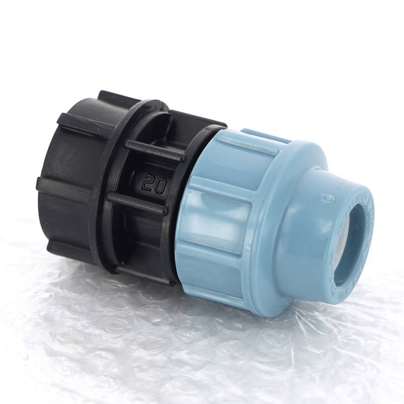 Муфта обжимная Unidelta для труб ПНД с внутренней резьбой 20х3/4 1004020003