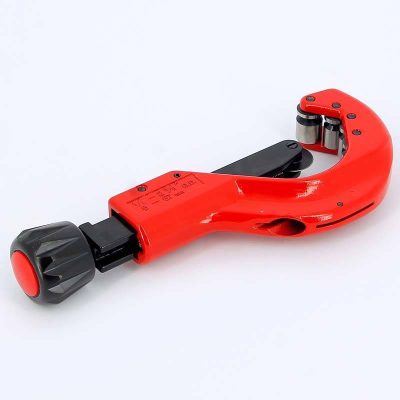 Резак для металлопластиковых труб круговой с фаскоснимателем Tiemme 0-63 мм 0340034