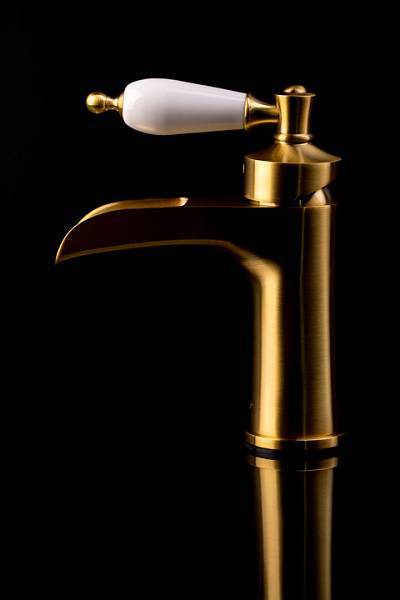 Смеситель для раковины Boheme Vogue матовая бронза 201