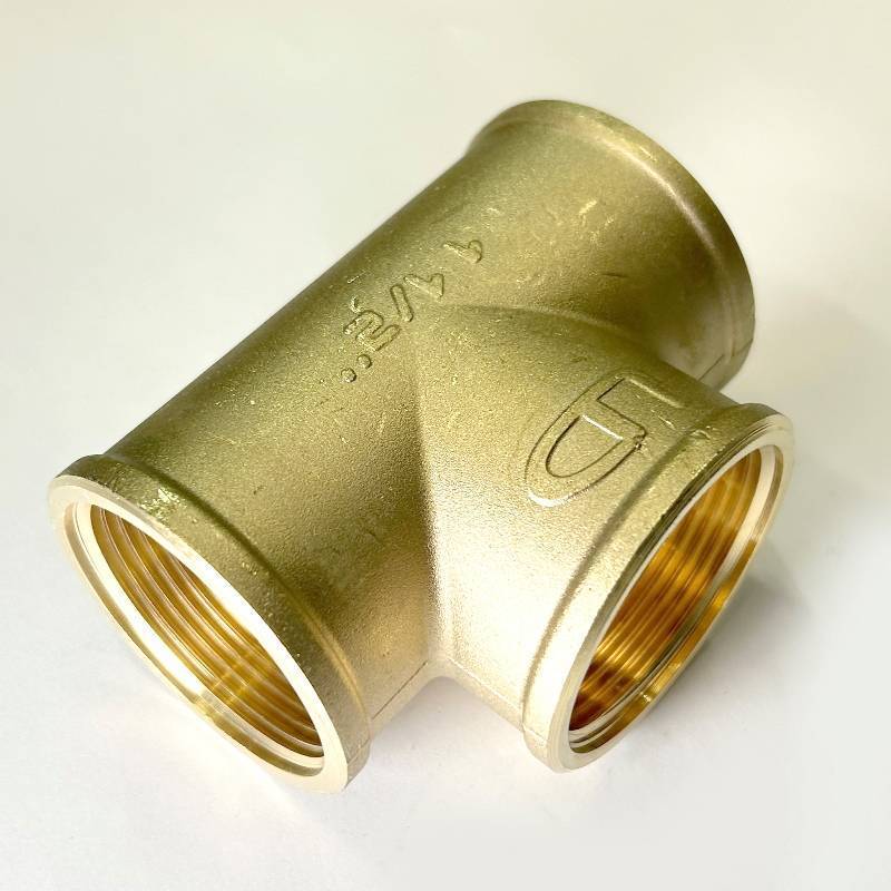 Тройник резьбовой LD Pride 1 1/2 ВВВ латунь LD.65.514.40