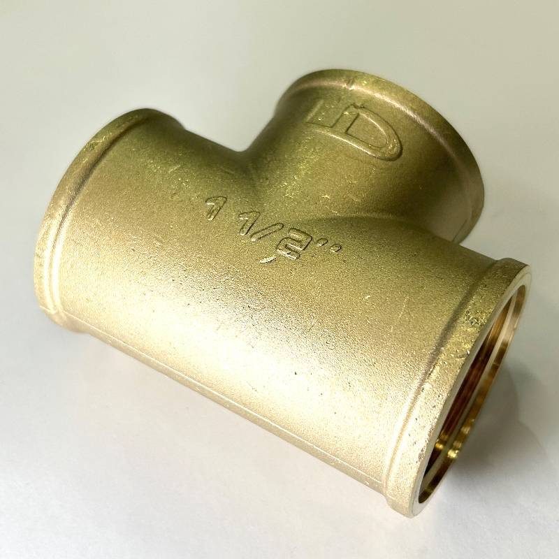 Тройник резьбовой LD Pride 1 1/2 ВВВ латунь LD.65.514.40