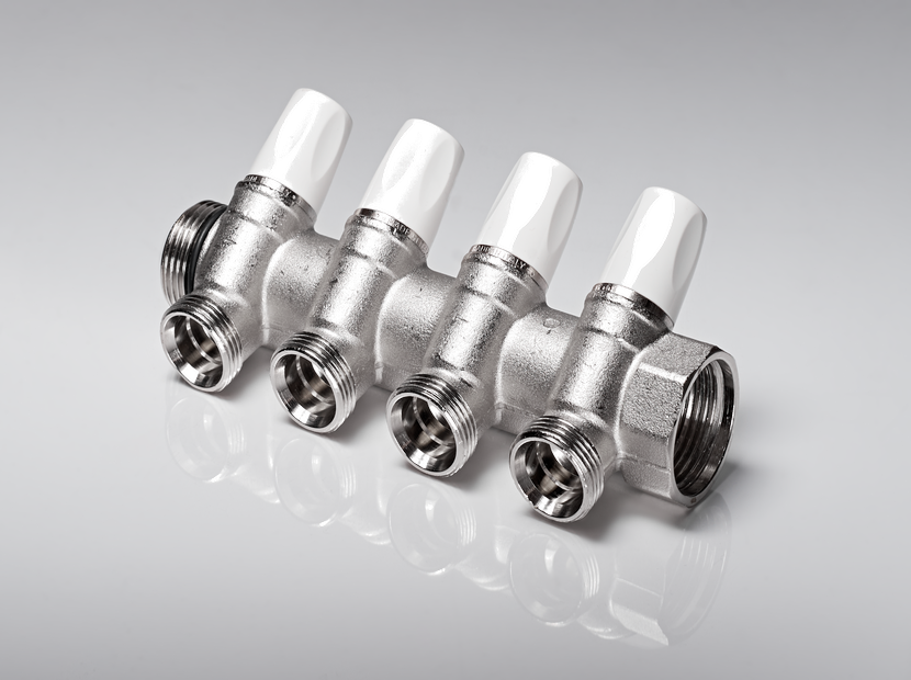 Коллектор латунный REHAU с регулирующими вентилями 1x3/4 4 выхода Евроконус 1245212