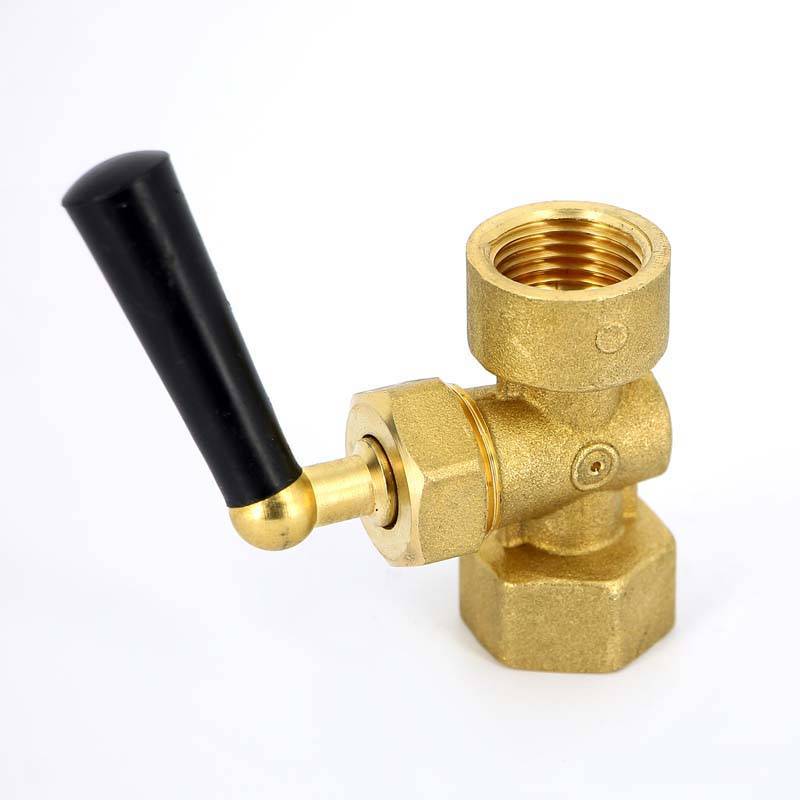 Кран трехходовой WATTS RM15MM ВВ 1/2 для манометра 10009480