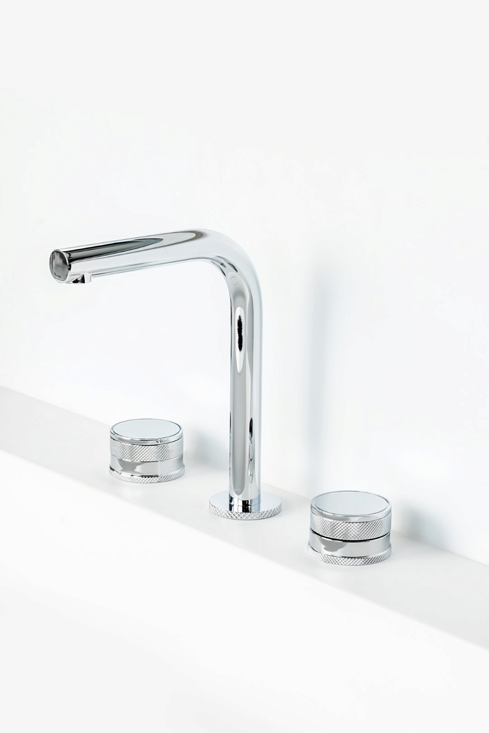 Смеситель для раковины Boheme Prestige на 3 отверстия хром 152-CR-PR