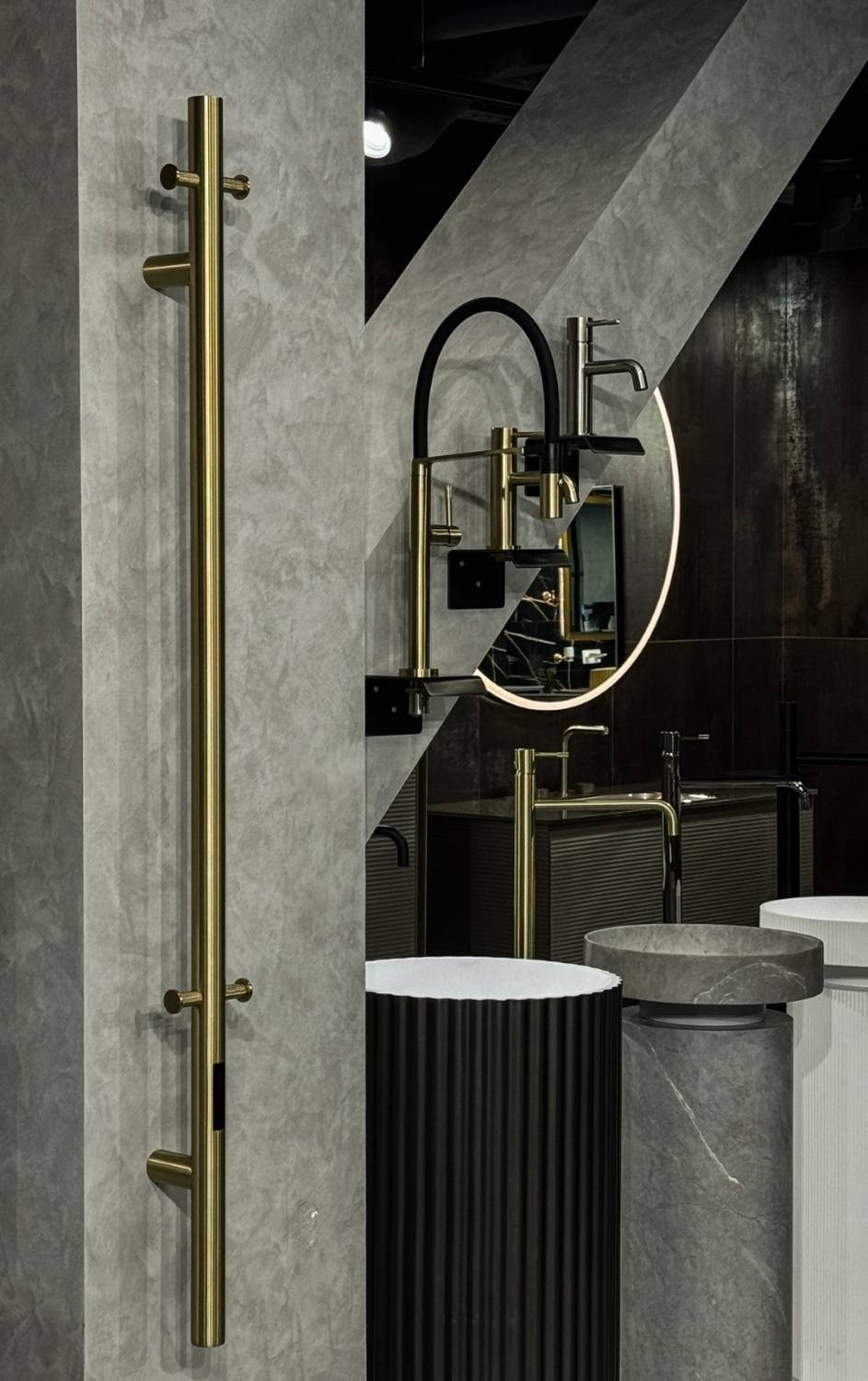 Полотенцесушитель электрический Boheme Uno 150 см нижнее подключение матовое золото 726-MG