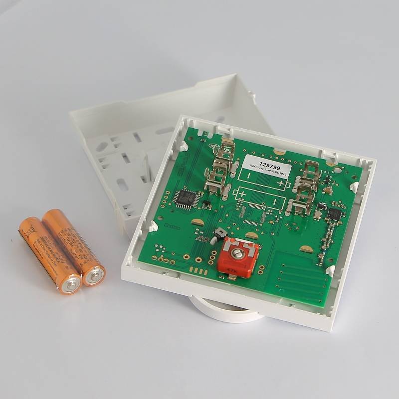 Радиотермостат комнатный электронный Uni-Fitt 345M2000