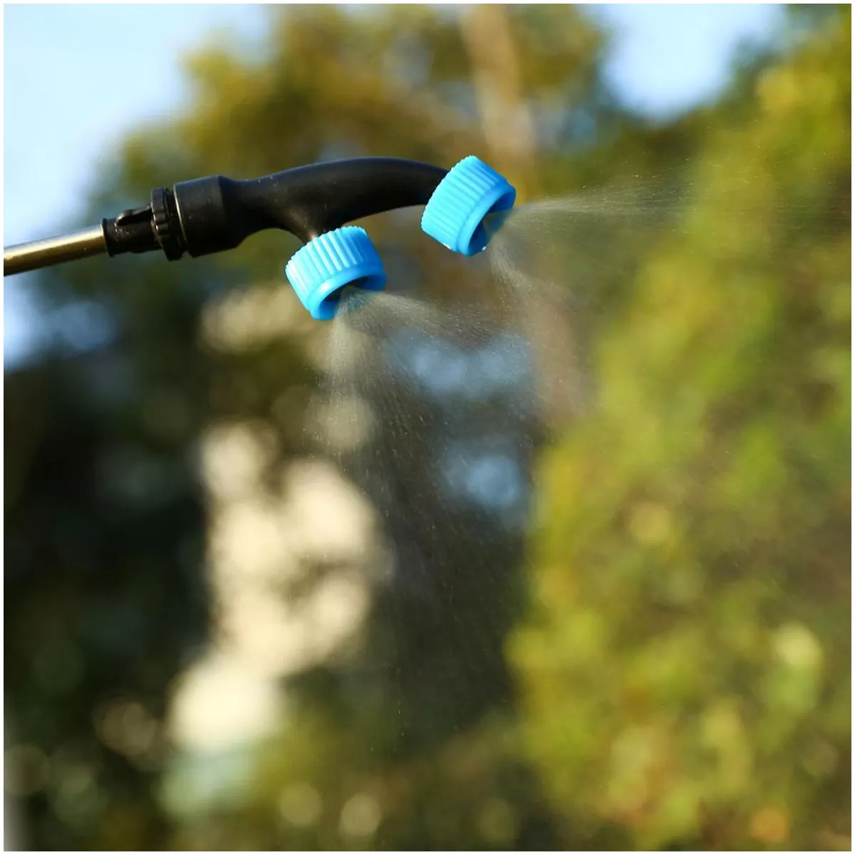 Опрыскиватель садовый аккумуляторный DEKO DKSP10 Li-ion 16 л 065-0932