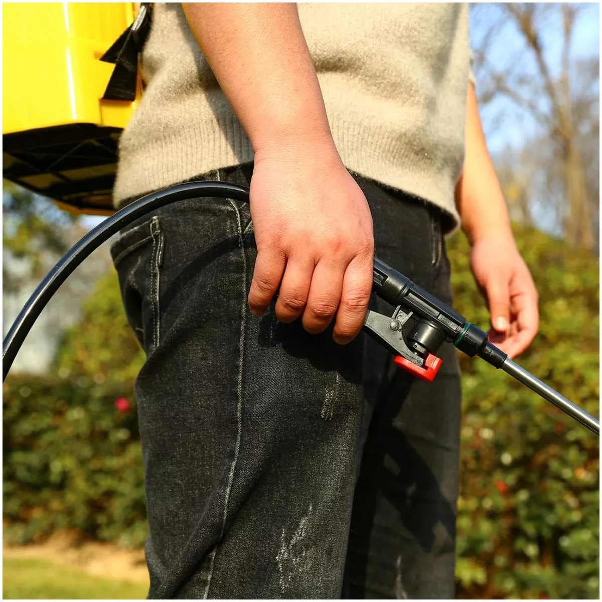 Опрыскиватель садовый аккумуляторный DEKO DKSP10 Li-ion 16 л 065-0932