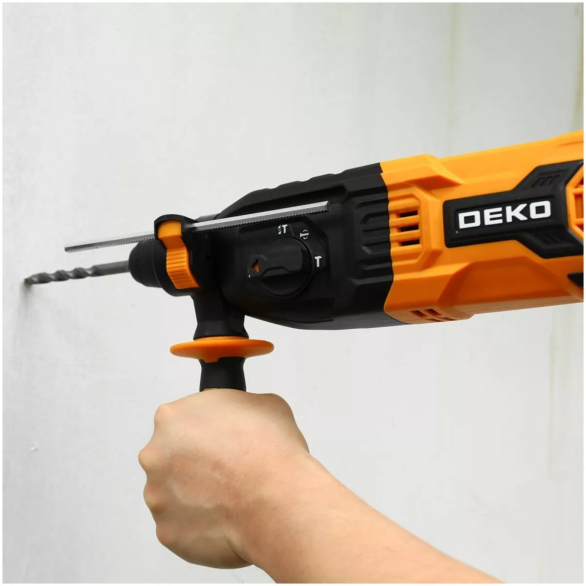 Перфоратор DEKO ZKH950 1050 Вт SDS-plus в кейсе ZKH950