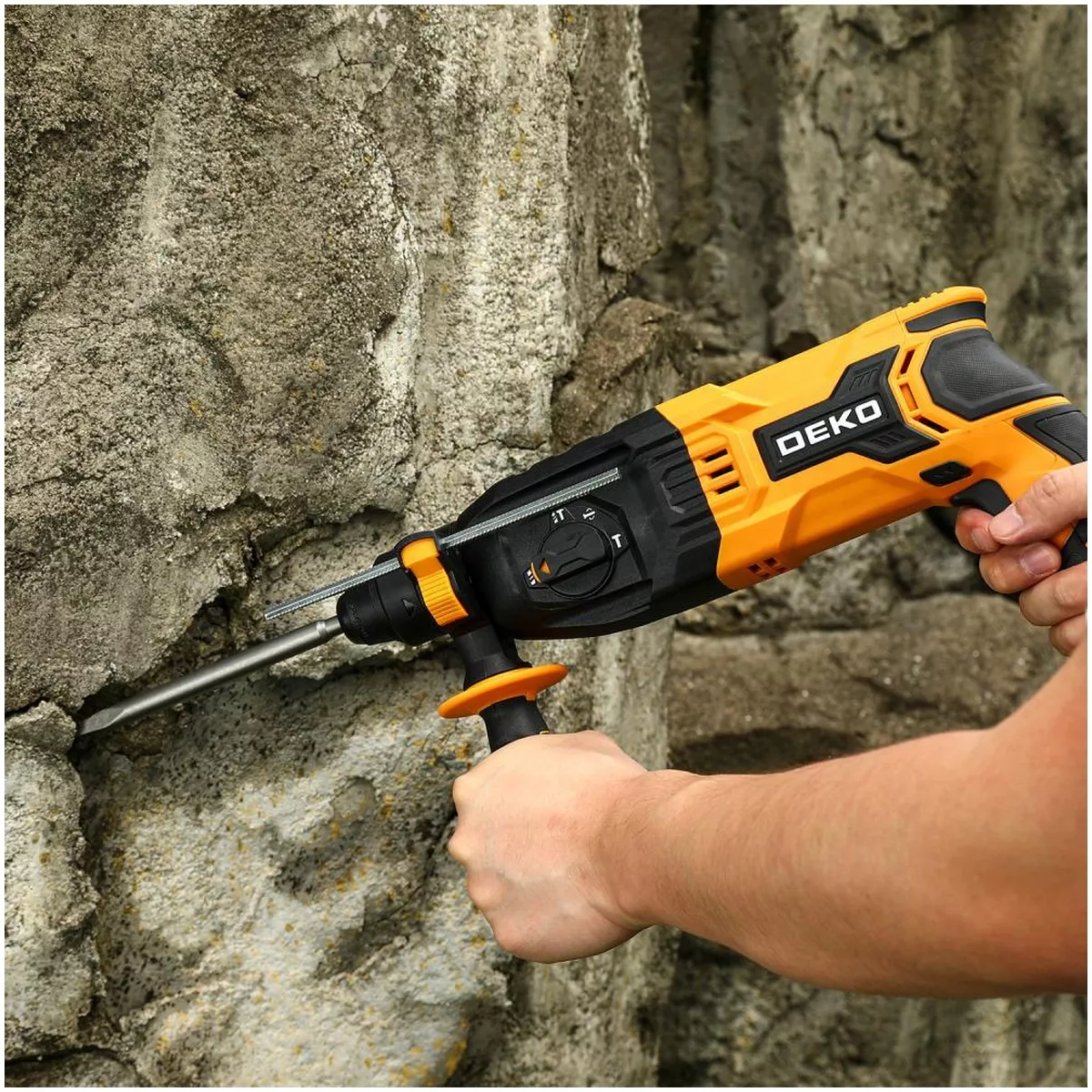 Перфоратор DEKO ZKH950 1050 Вт SDS-plus в кейсе ZKH950
