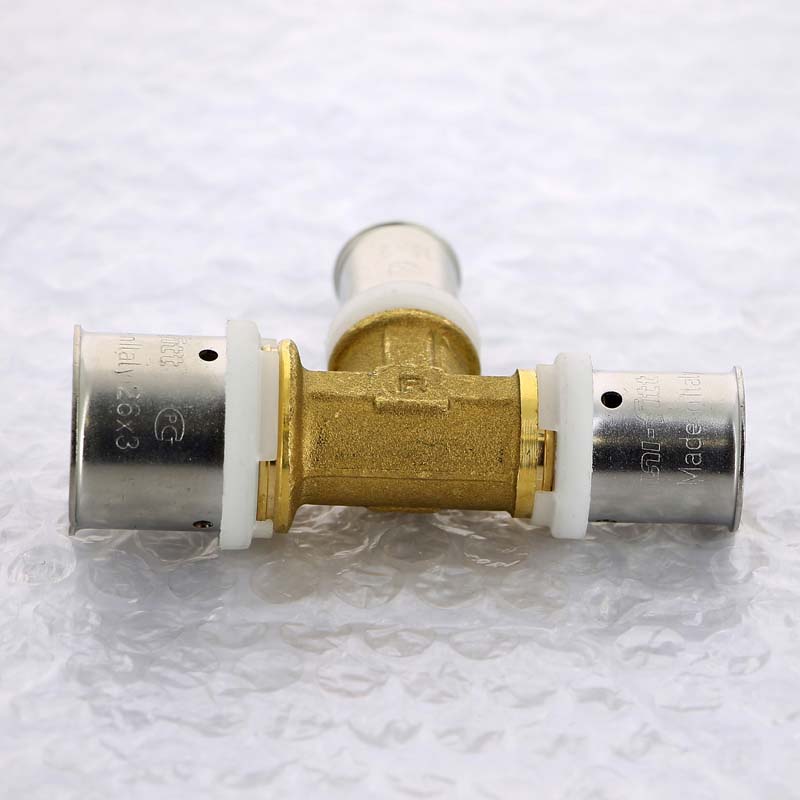 Тройник пресс Uni-Fitt 26х16х20 мм 706G8670