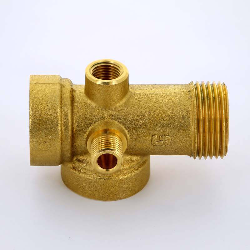 Узел пятивыводной Uni-Fitt 82 мм x 1 x 1/4 для автономного водоснабжения 639G8200