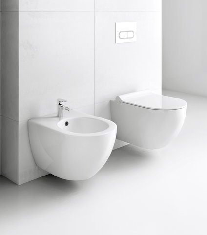 Унитаз подвесной RAVAK Uni Chrome RimOFF безободковый белый X01535