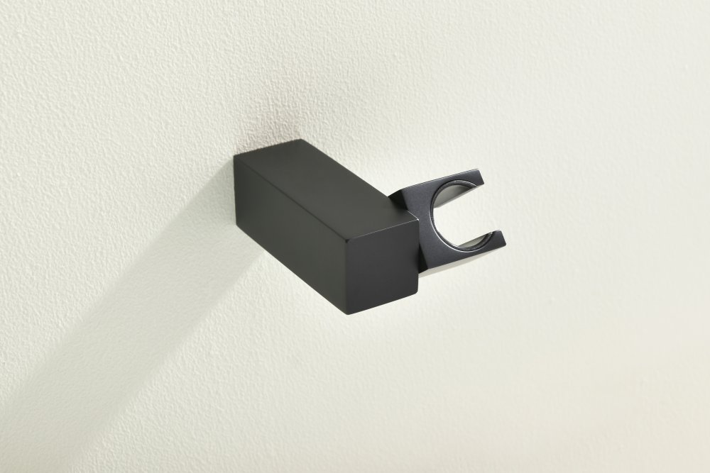 Смеситель для ванны Aquanet Libra с душевым набором 1jet черный матовый AQ1649MB