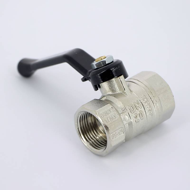 Кран шаровой Bugatti Arizona 600 ВВ 3/4 рычаг 06000009