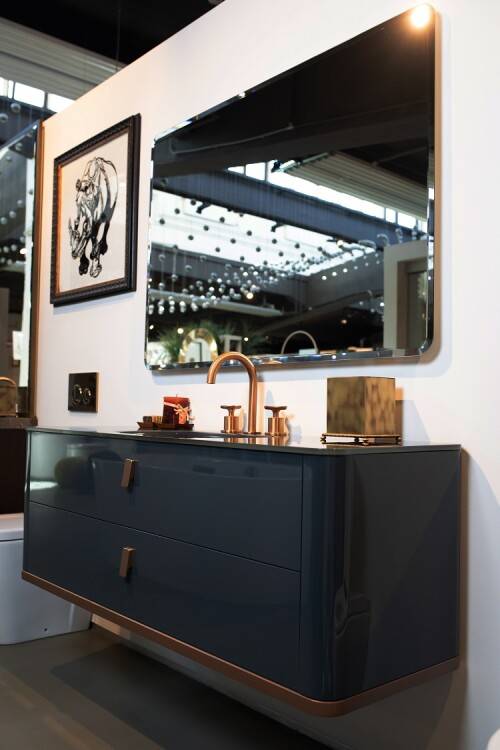 Комплект мебели Milldue Tailor: тумба, столешница с раковиной, смеситель THG Bondi, зеркало