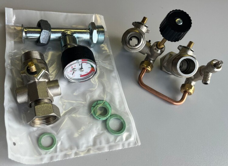 Набор для гидравлического подключения De Dietrich HR102 для PMC-M 7602337