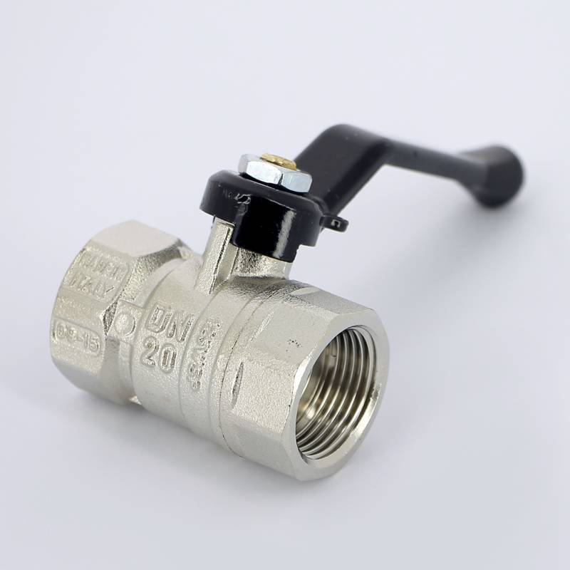 Кран шаровой Bugatti Arizona 600 ВВ 3/4 рычаг 06000009