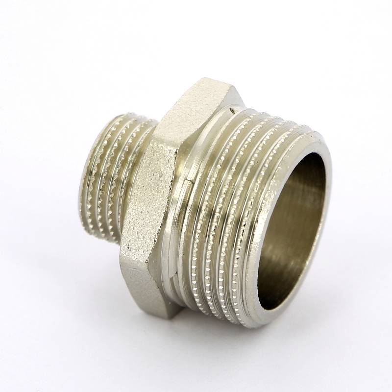 Ниппель резьбовой переходной Tiemme 1 x 1/2 НН никелированный 1500205