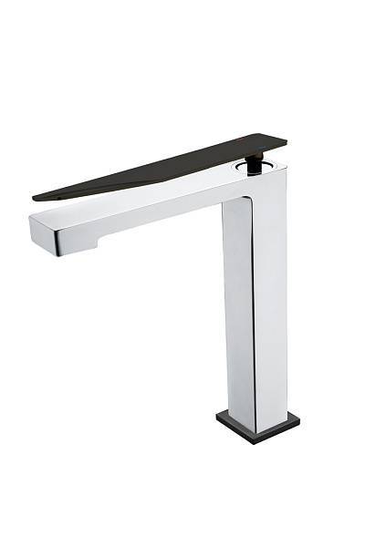 Смеситель для раковины Boheme Q высокий хром/черный 142-CRB.2