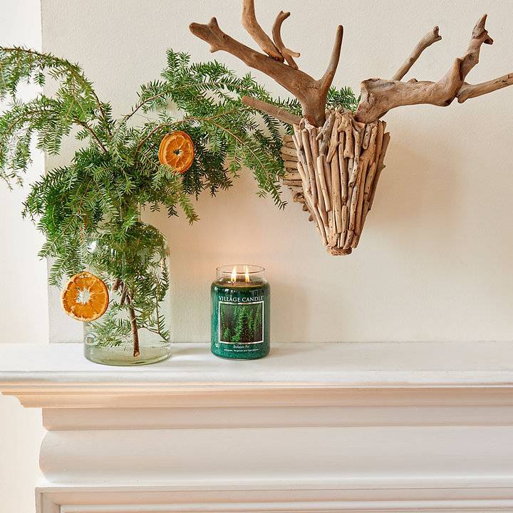 Ароматическая свеча Village Candle Хвойный лес 389 г 10006