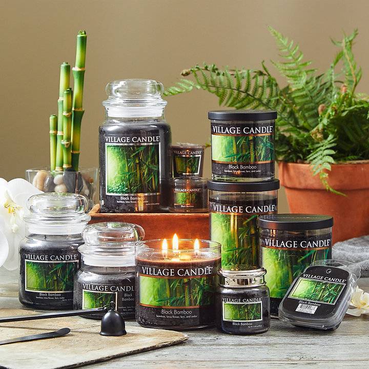 Ароматическая свеча Village Candle Черный бамбук 213 г 10063