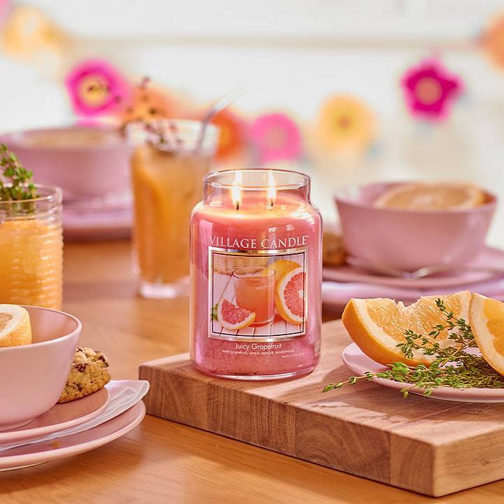 Ароматическая свеча Village Candle Сочный грейпфрут 602 г 10112