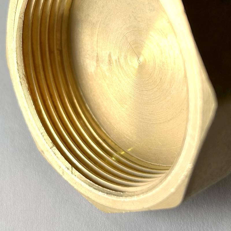 Заглушка резьбовая латунная LD DN40 1 1/2 ВР LD.65.504.40