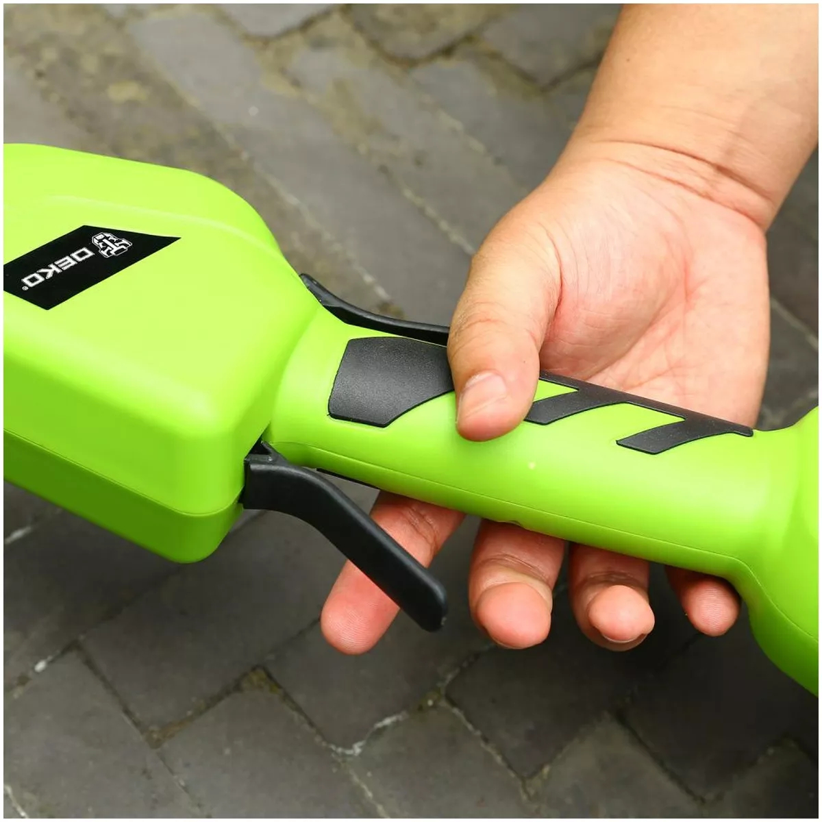 Триммер аккумуляторный Deko DKTR40 2 в 1 40 В 18150