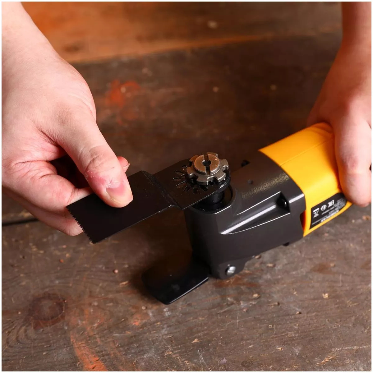 Реноватор аккумуляторный Deko DKOT20 20 В 1x2.0 Ач набор 38 предметов в сумке 063-4115