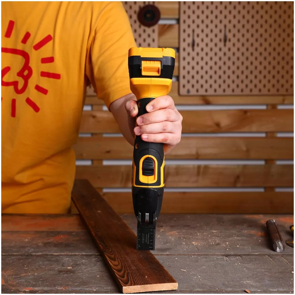 Реноватор аккумуляторный Deko DKOT20 20 В 1x2.0 Ач набор 38 предметов в сумке 063-4115