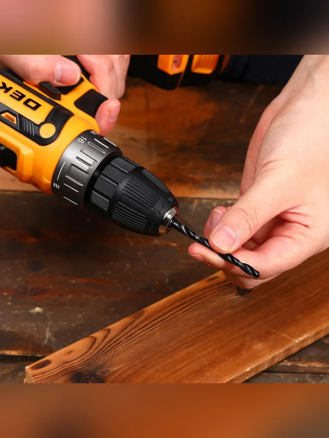 Дрель-шуруповерт аккумуляторная DEKO GCD20DU PRO 20 В 2x2.0 Ач Case + набор 63 инструмента 083-1040