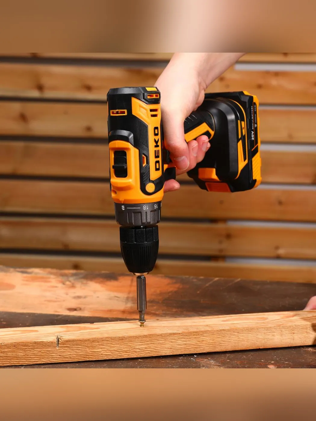 Дрель-шуруповерт аккумуляторная DEKO GCD20DU PRO 20 В 2x2.0 Ач Case + набор 63 инструмента 083-1040