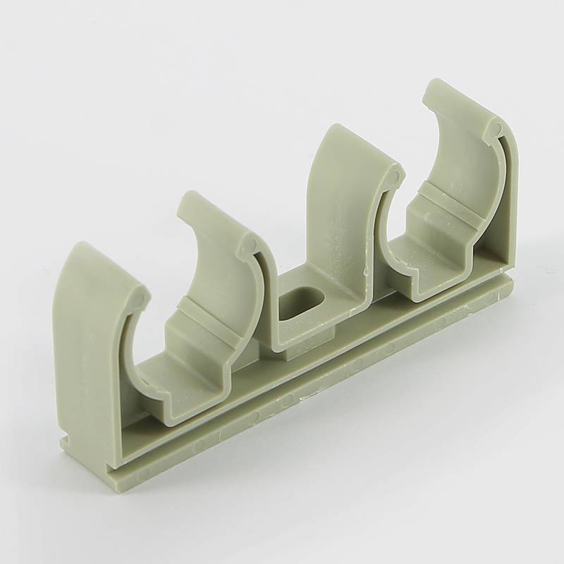 Крепление двойное для полипропиленовых труб FV-Plast 25 мм 902025