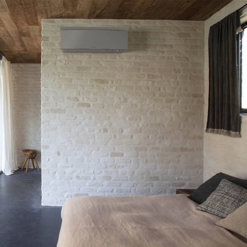 Кондиционер сплит-система Daikin Emura 3 FTXJ50AS/RXJ50A инверторный серебристый FTXJ50AS/RXJ50A