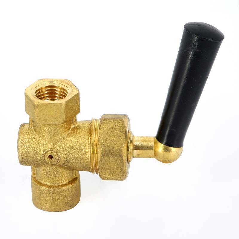 Кран трехходовой WATTS RM8MM ВВ 1/4 для манометра 10009478