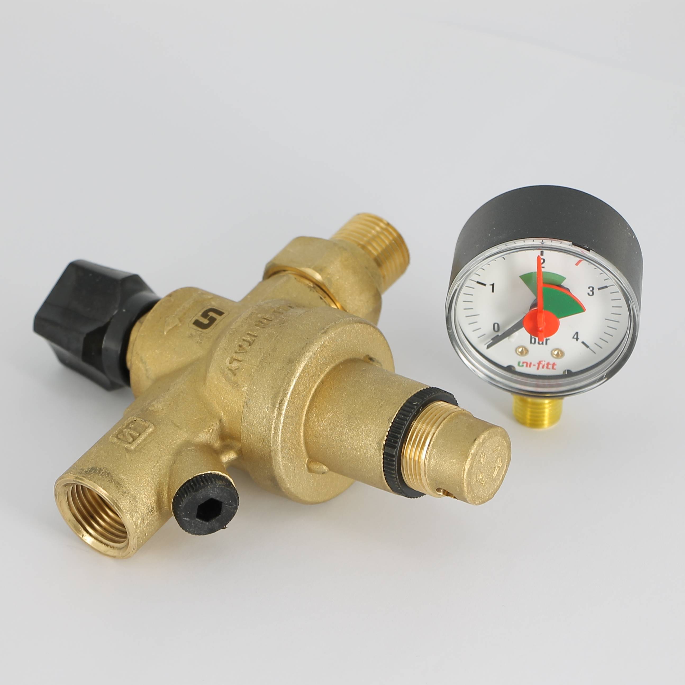 Клапан подпиточный UNI-FITT 1/2 НВ с редукционным соединением и манометром 290A2000