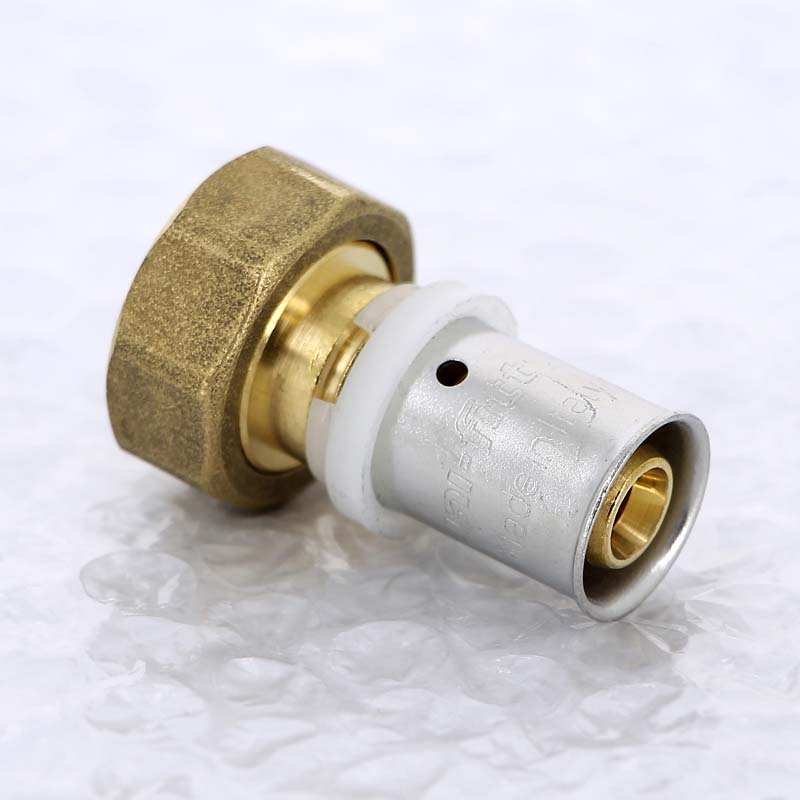 Муфта переходная пресс-В Uni-Fitt с накидной гайкой Евроконус 16х3/4 713G6300