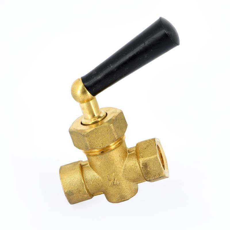 Кран трехходовой WATTS RM8MM ВВ 1/4 для манометра 10009478