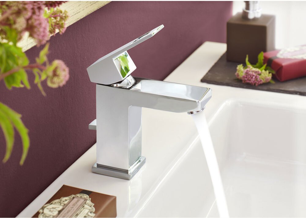 Смеситель для раковины GROHE Eurocube с донным клапаном хром 2312700E