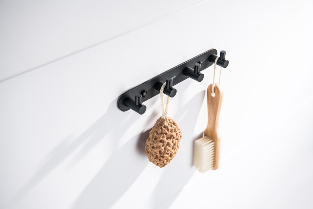 Планка с 4 крючками Aquanet Europa матовый черный AQ4123MB