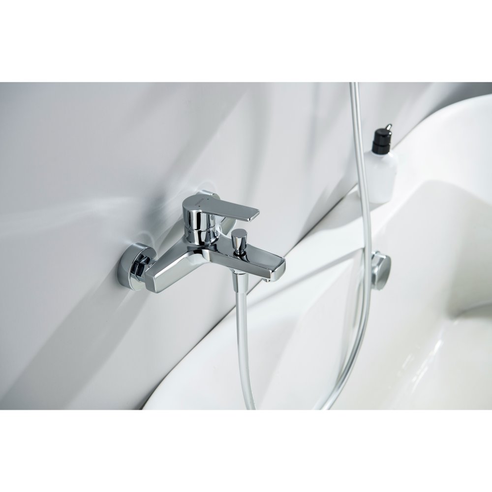 Смеситель для ванны Aquanet Лугано с душевым гарнитуром 3jet хром AQ1748CR
