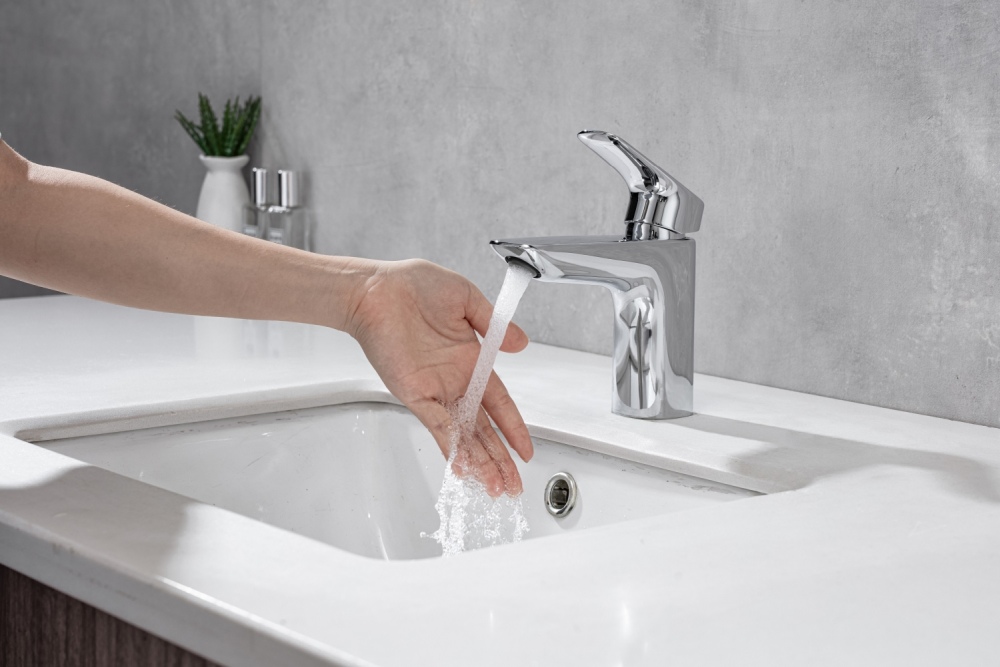 Смеситель для раковины Aquanet Вега с донным клапаном хром AQ1011CR